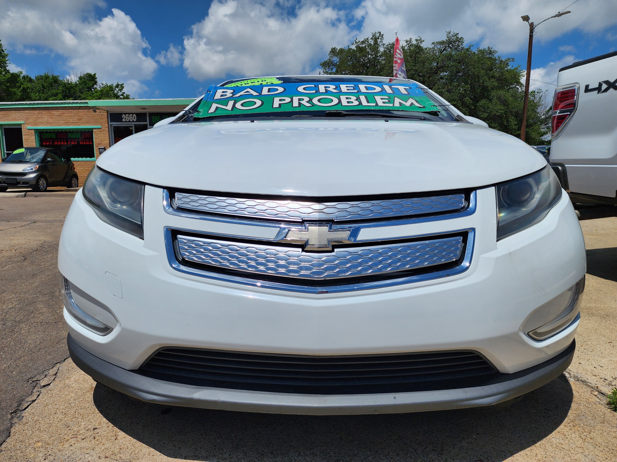 2015 WHITE Chevrolet Volt (1G1RA6E45FU) with an ELECTRIC engine, Continuously Variable Transmission transmission, located at 2660 S.Garland Avenue, Garland, TX, 75041, (469) 298-3118, 32.885387, -96.656776 - Photo #9